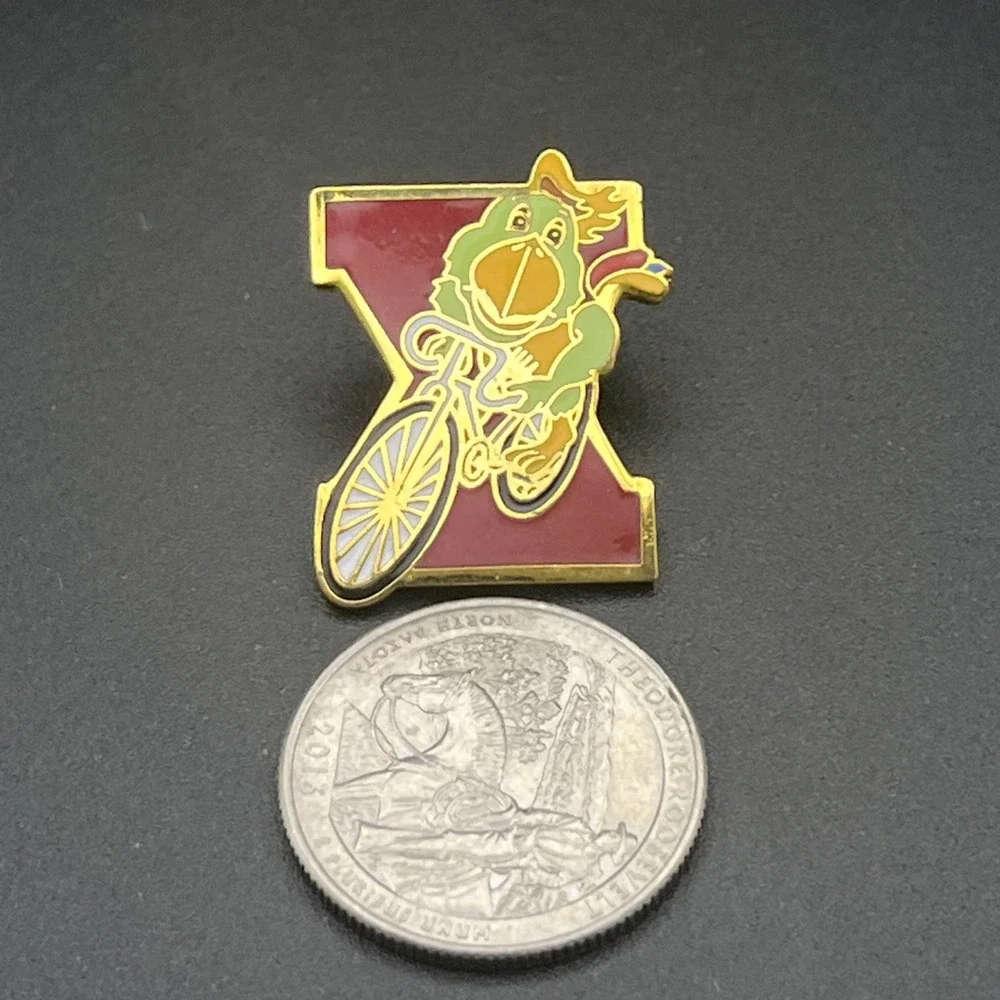 1987 Tenth Pan American Games Marsh Amigo Mascot Cycling‎ Lapel Hat Pin